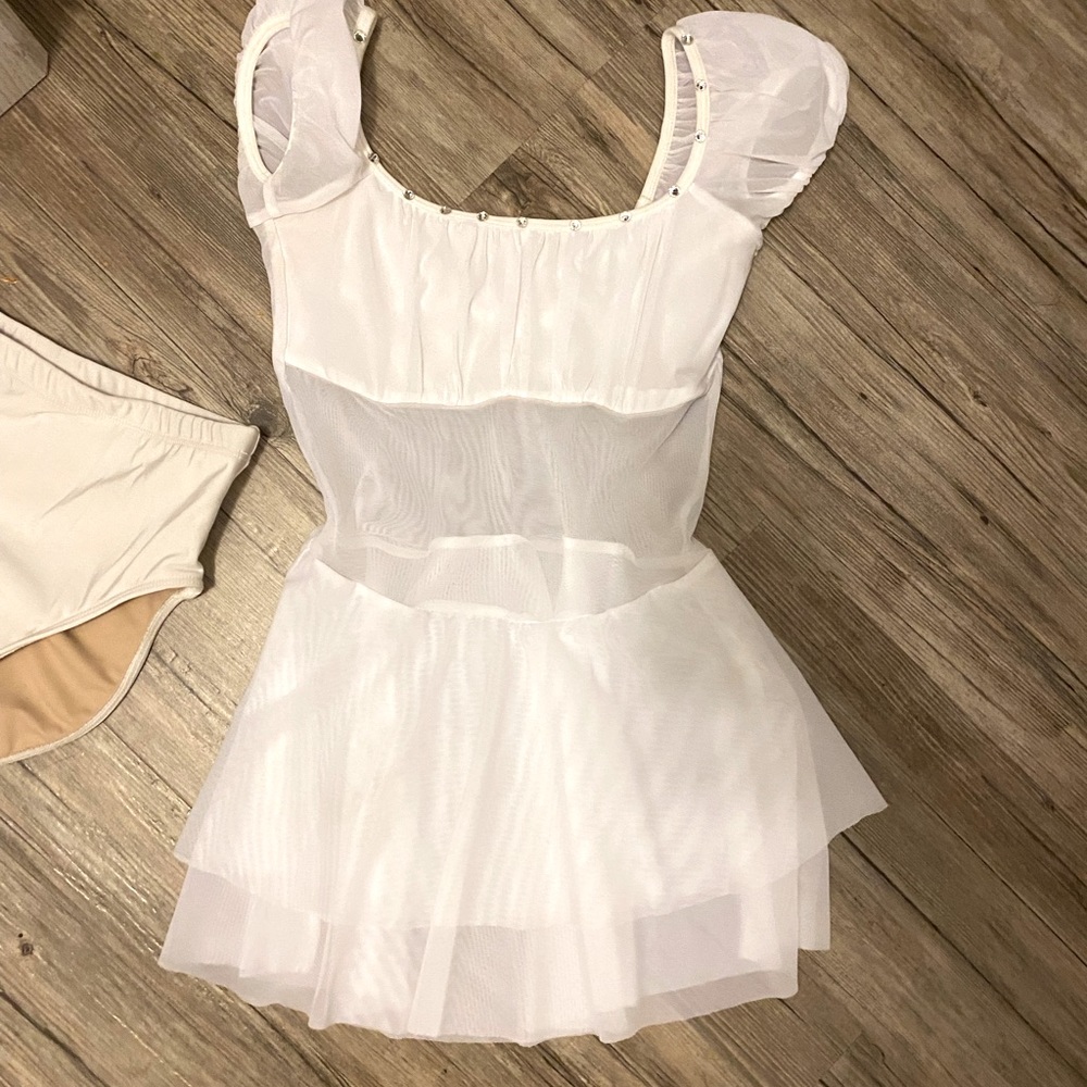 Eleve size small white 2-piece leotard
